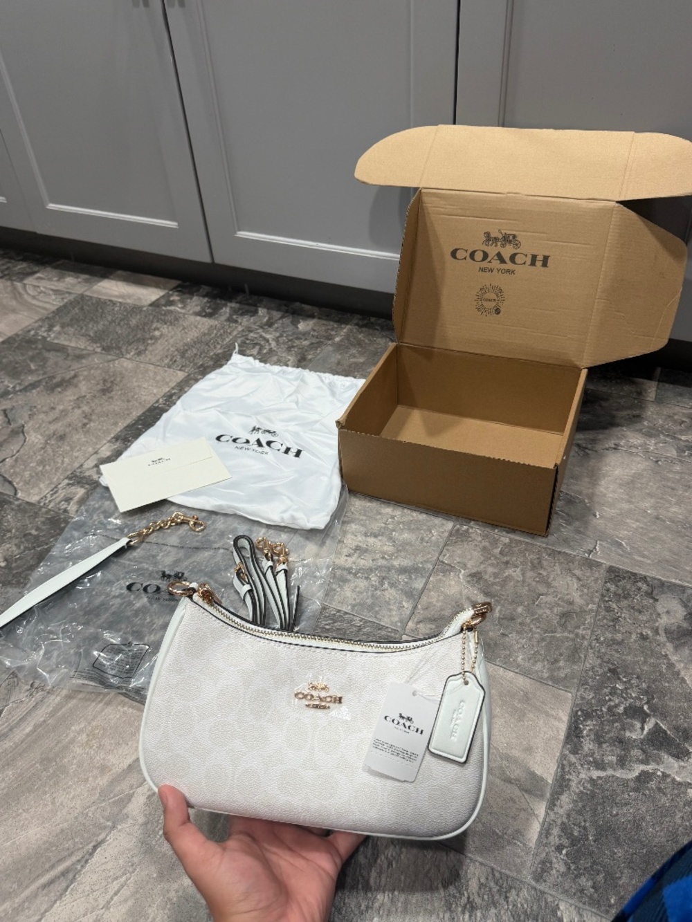 Teri Shoulder Bag In Signature Canvas Gold/White/Chalk